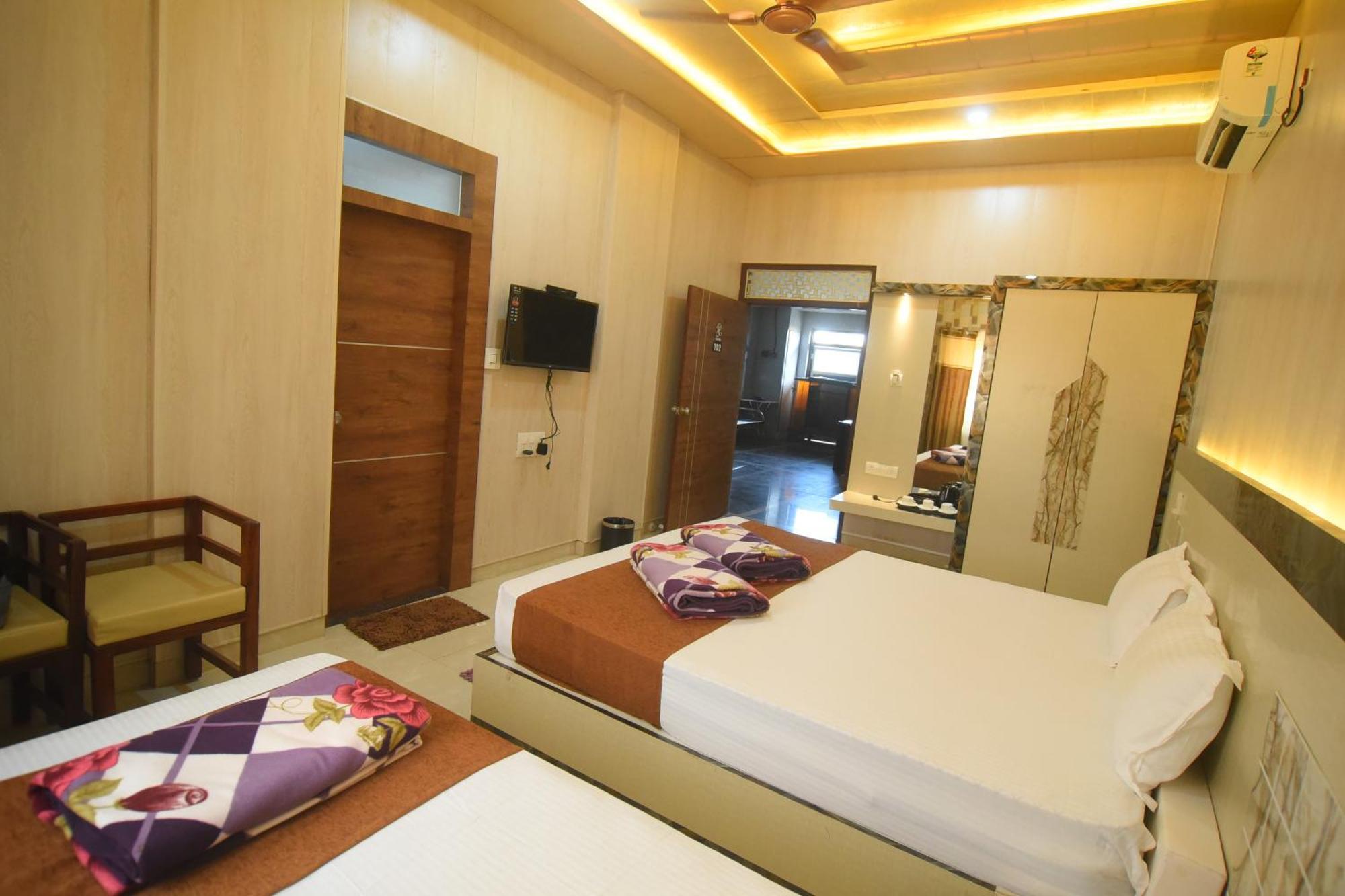 Hotel R Empire Revtree Davangere Exterior foto