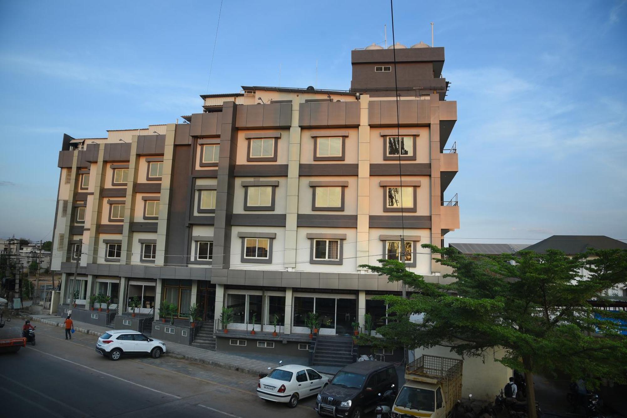 Hotel R Empire Revtree Davangere Exterior foto