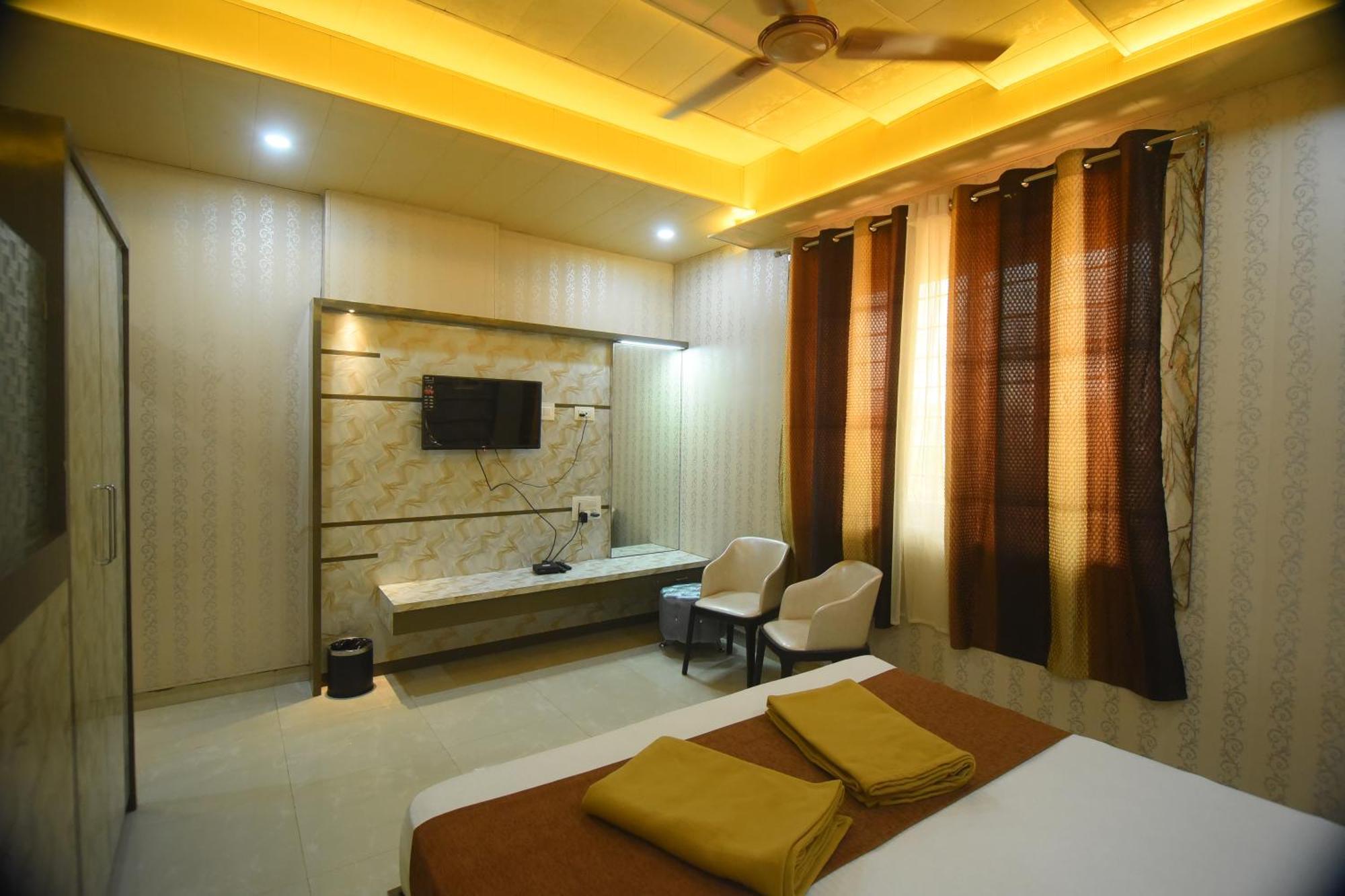 Hotel R Empire Revtree Davangere Exterior foto